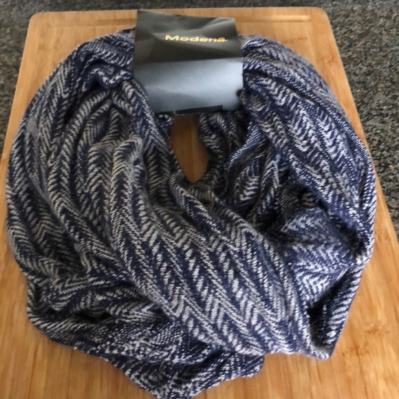 Modena Navy Gray Infinity Scarf! NWT - Picture 1 of 3